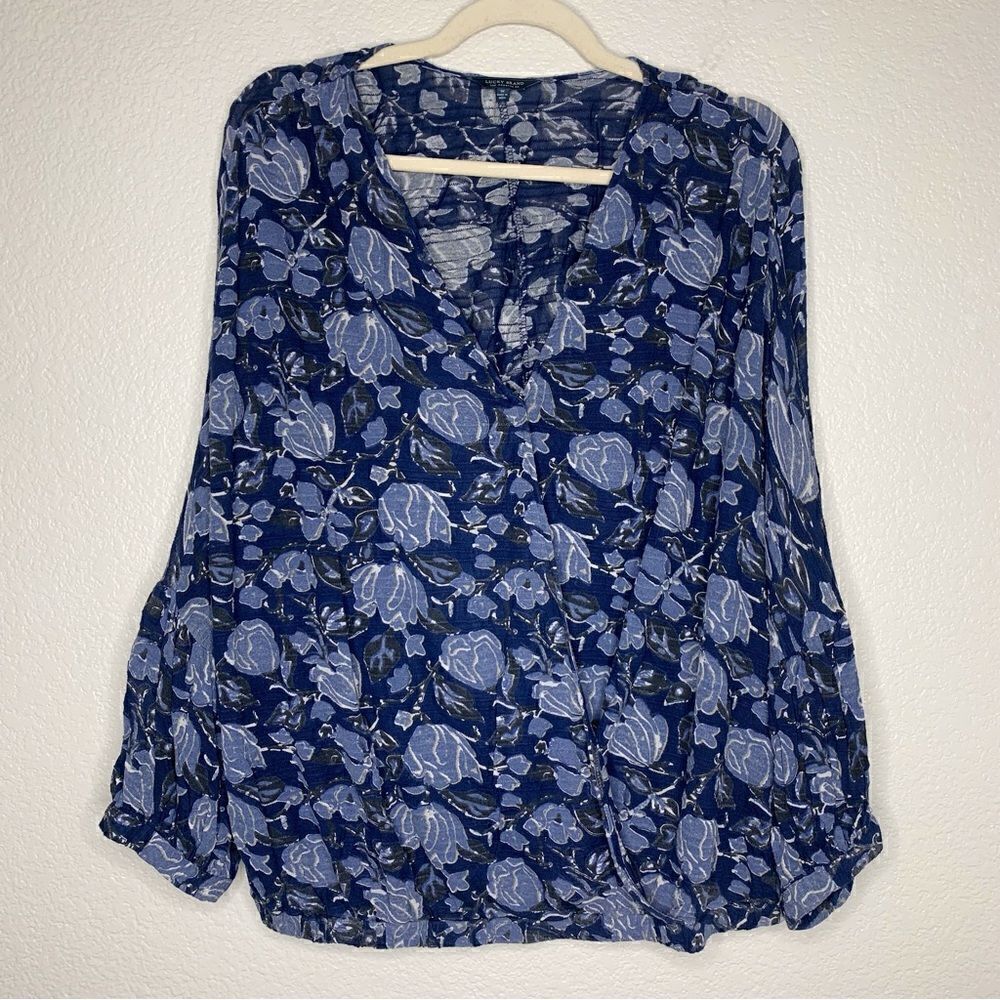 Lucky Brand Women’s Size 1X Blue Floral Surplice Top